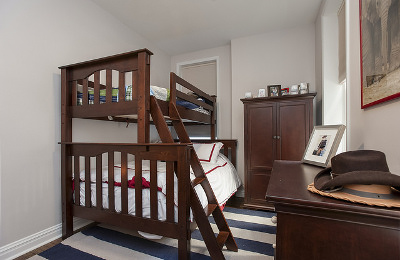 Jugendzimmer mit Hochbett