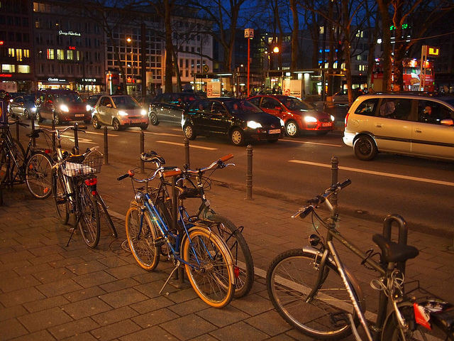 Geparkte Fahrr&auml;der am Neumarkt in K&ouml;ln