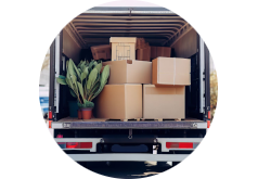 Umzugswagen packen